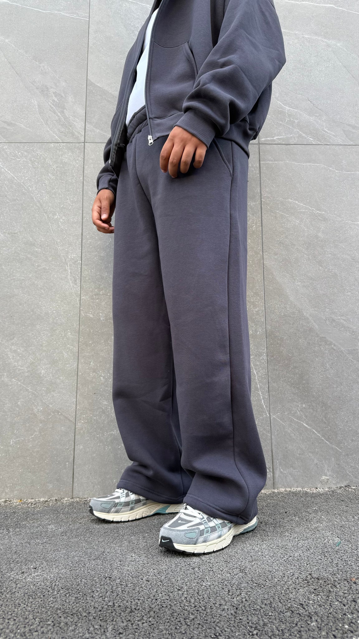 Pantalone tuta AON