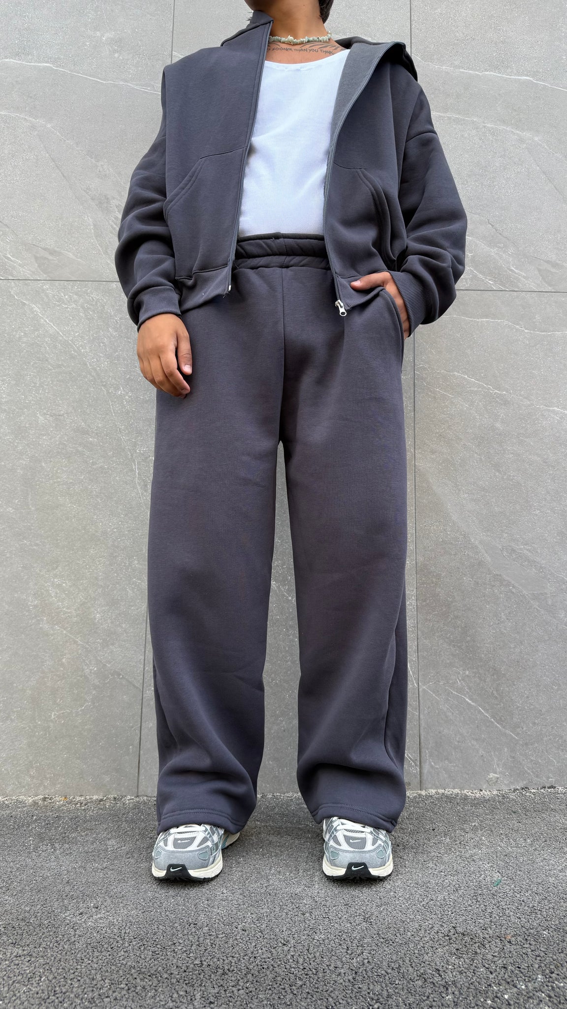 Pantalone tuta AON