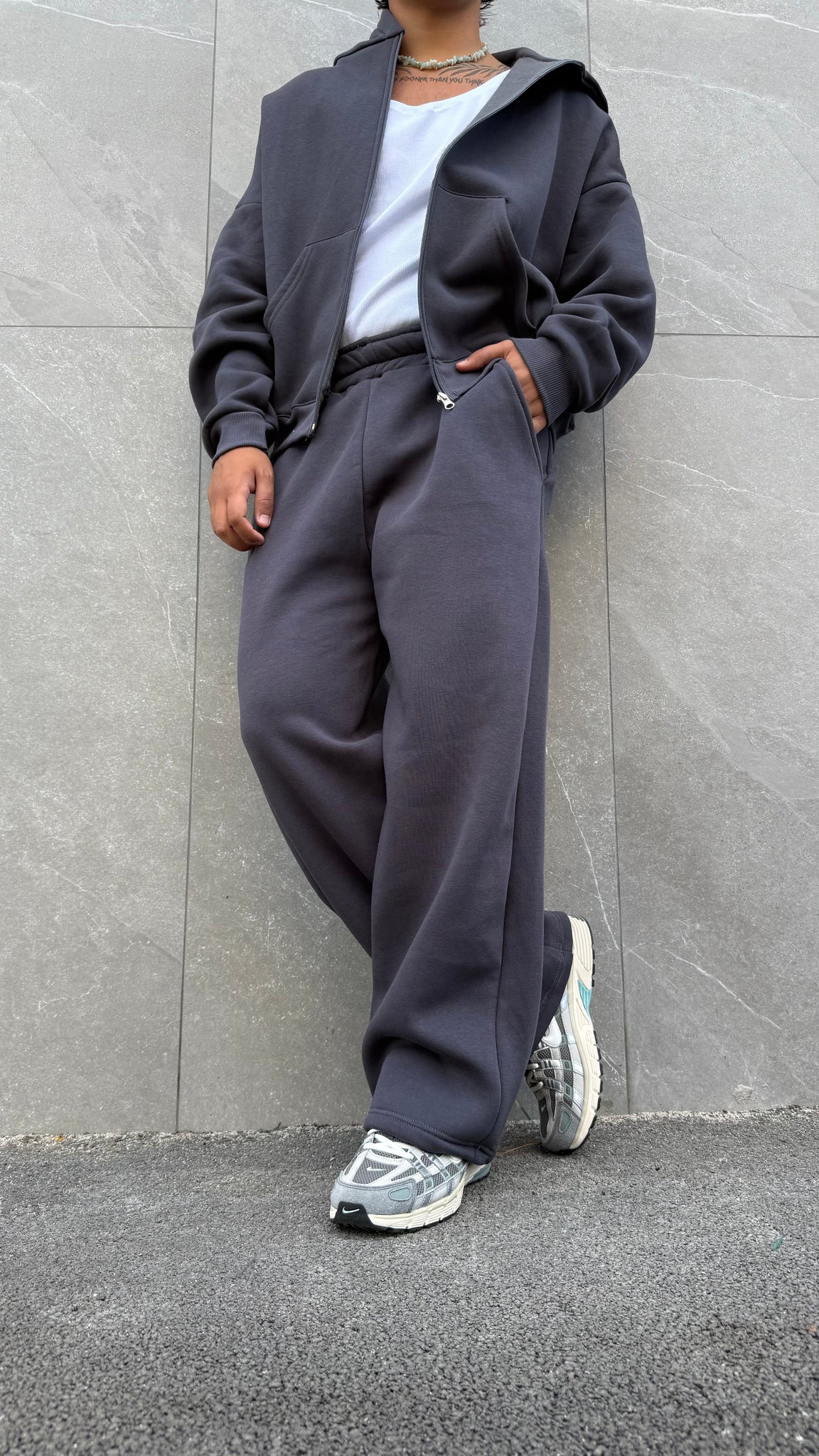 Pantalone tuta AON