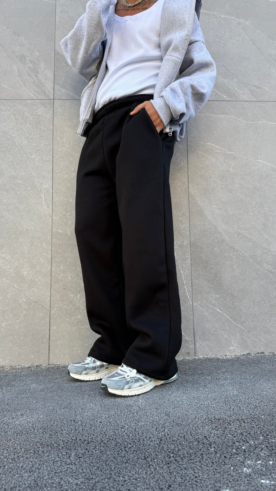 Pantalone tuta AON