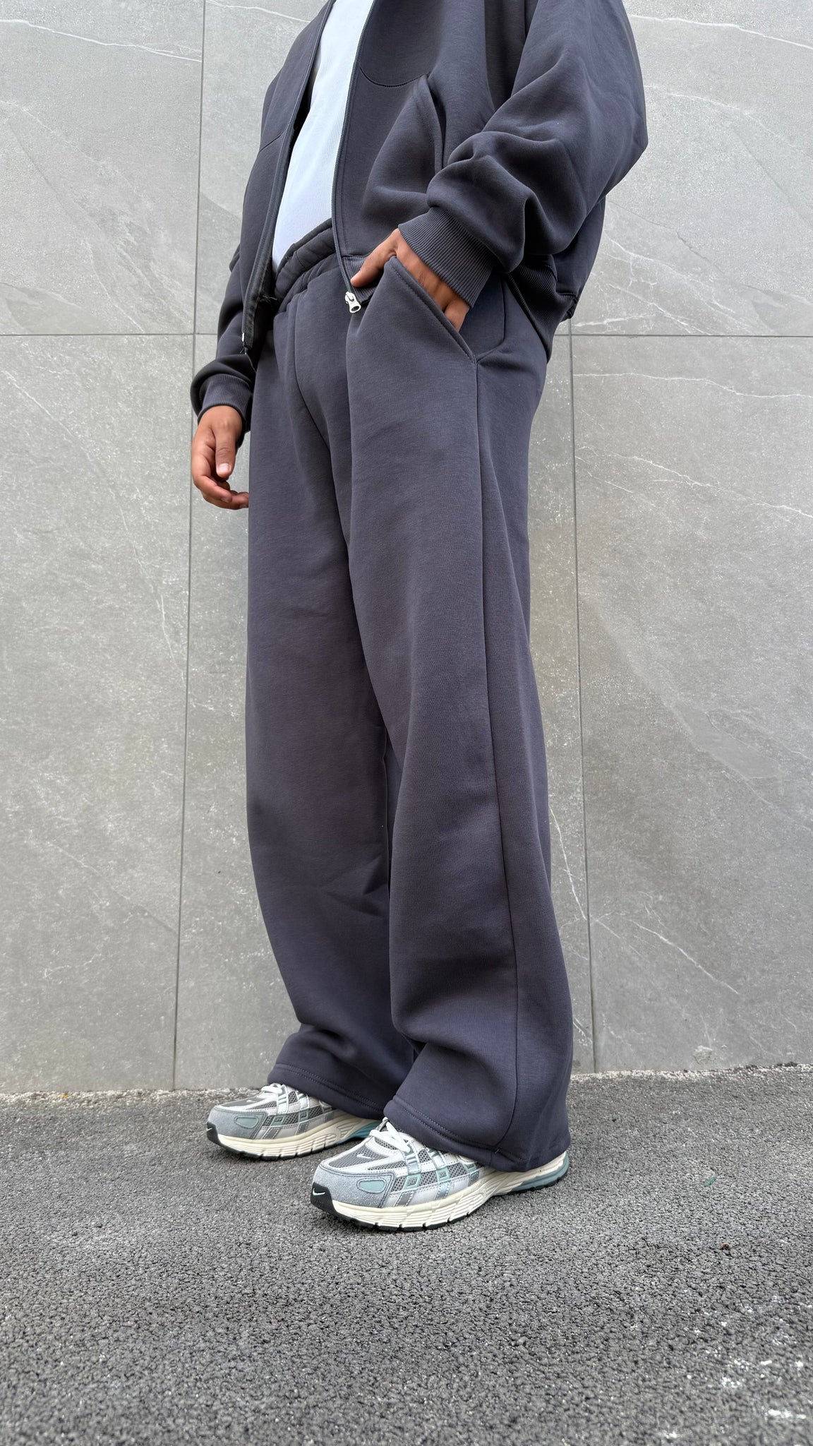 Pantalone tuta AON
